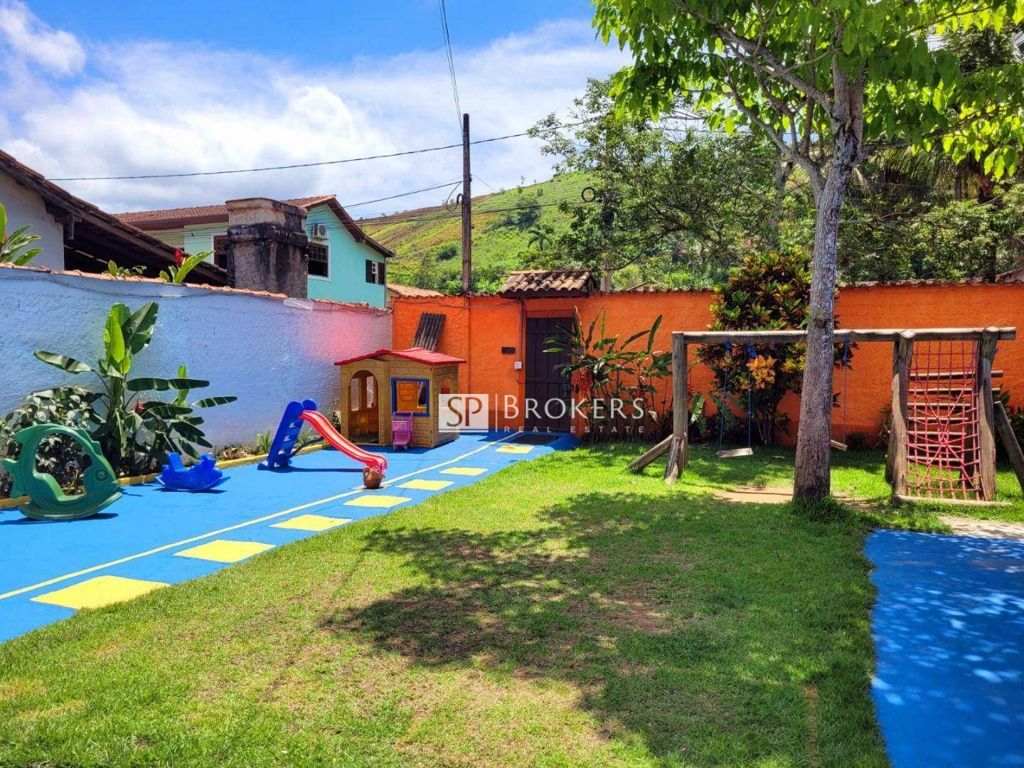 Casa à venda com 8 quartos, 300m² - Foto 34