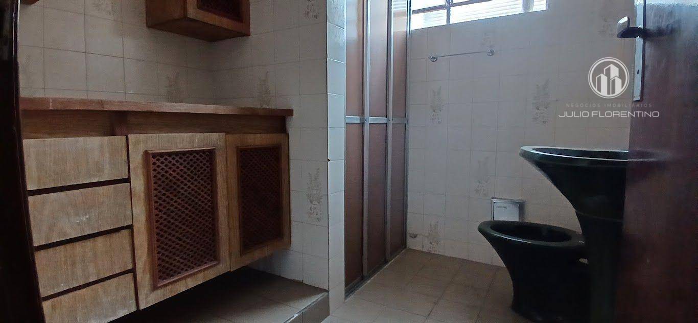 Sobrado à venda e aluguel com 4 quartos, 300m² - Foto 18