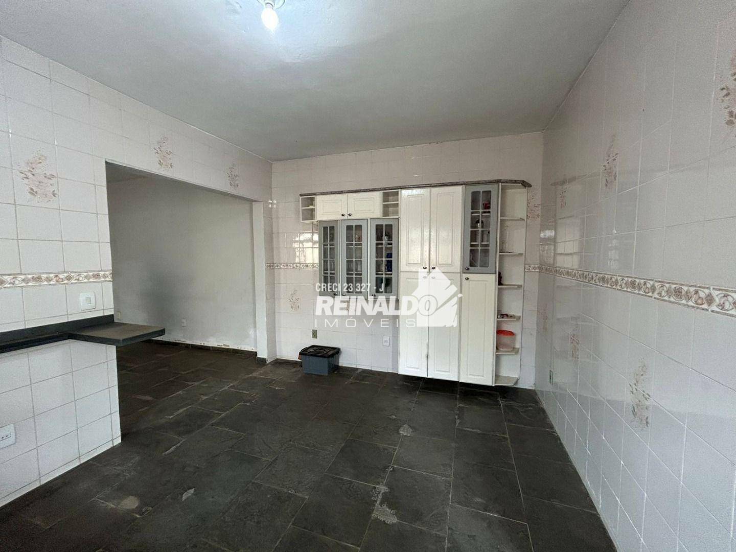 Casa à venda com 3 quartos, 215m² - Foto 8