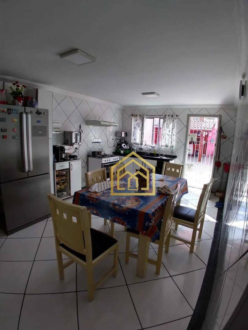 Sobrado à venda com 3 quartos, 230m² - Foto 1