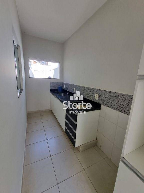 Casa à venda com 4 quartos, 170m² - Foto 3