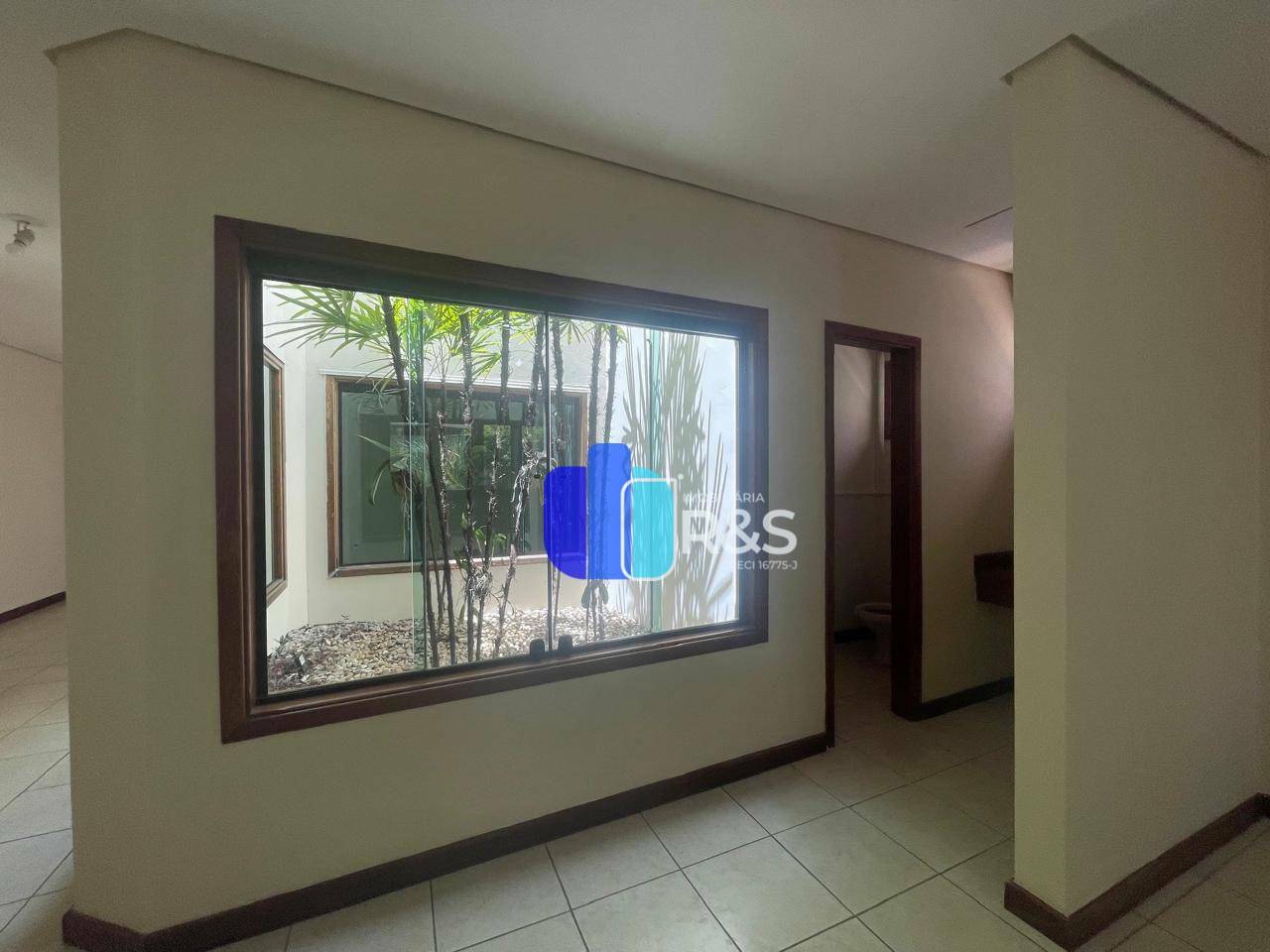 Casa para alugar com 3 quartos, 253m² - Foto 14