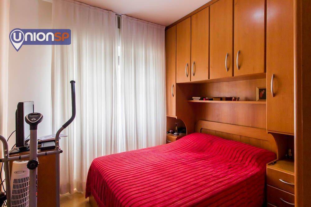 Apartamento à venda com 2 quartos, 70m² - Foto 3