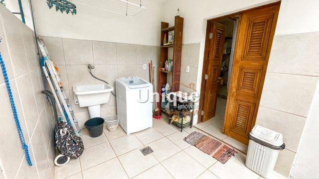 Casa à venda com 2 quartos, 303m² - Foto 10