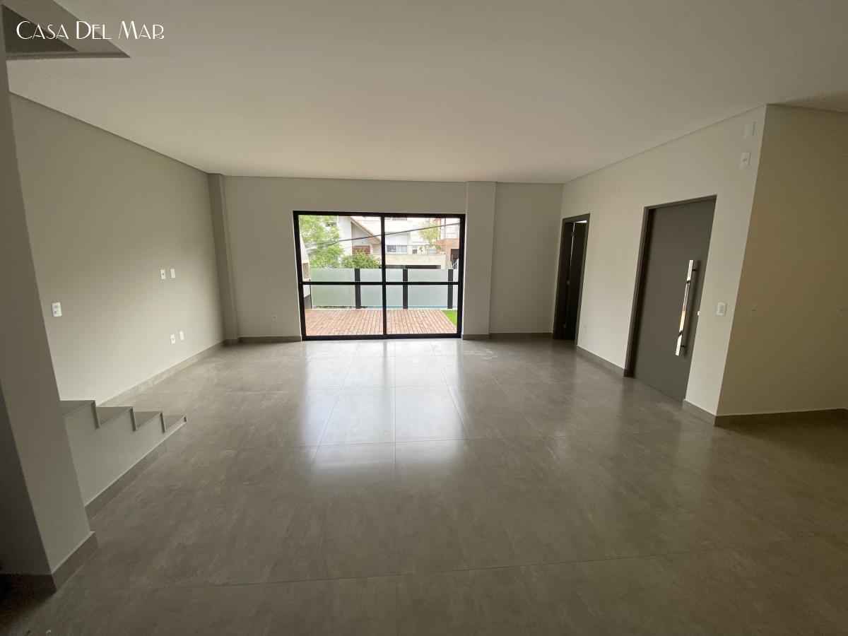 Casa à venda com 3 quartos, 220m² - Foto 9