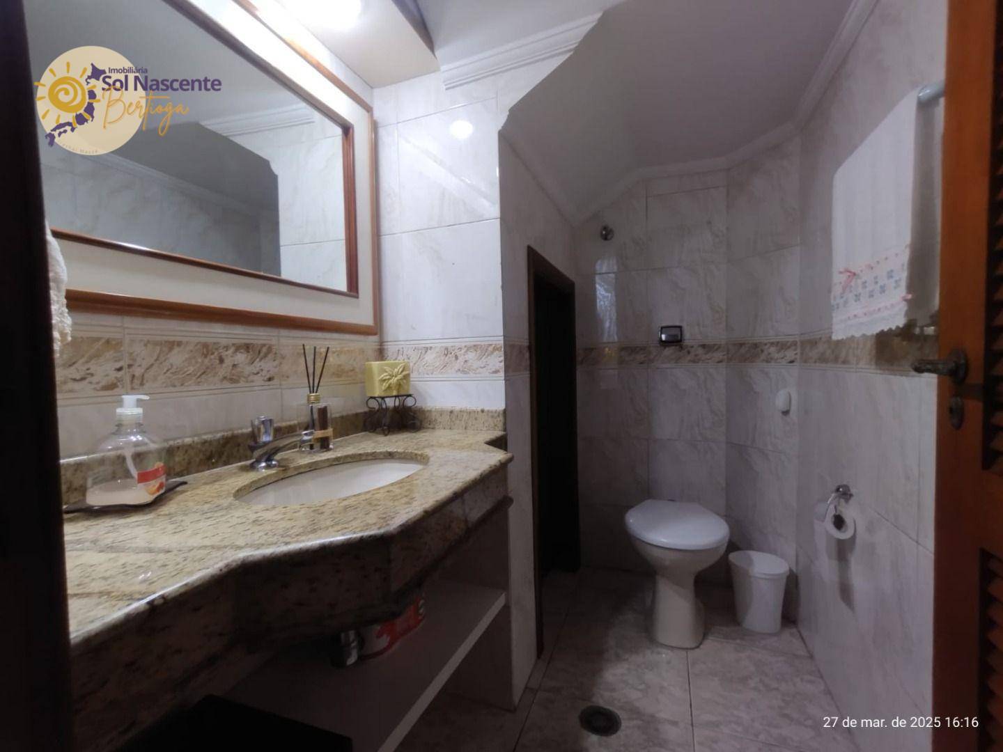 Casa de Condomínio à venda com 4 quartos, 230m² - Foto 19