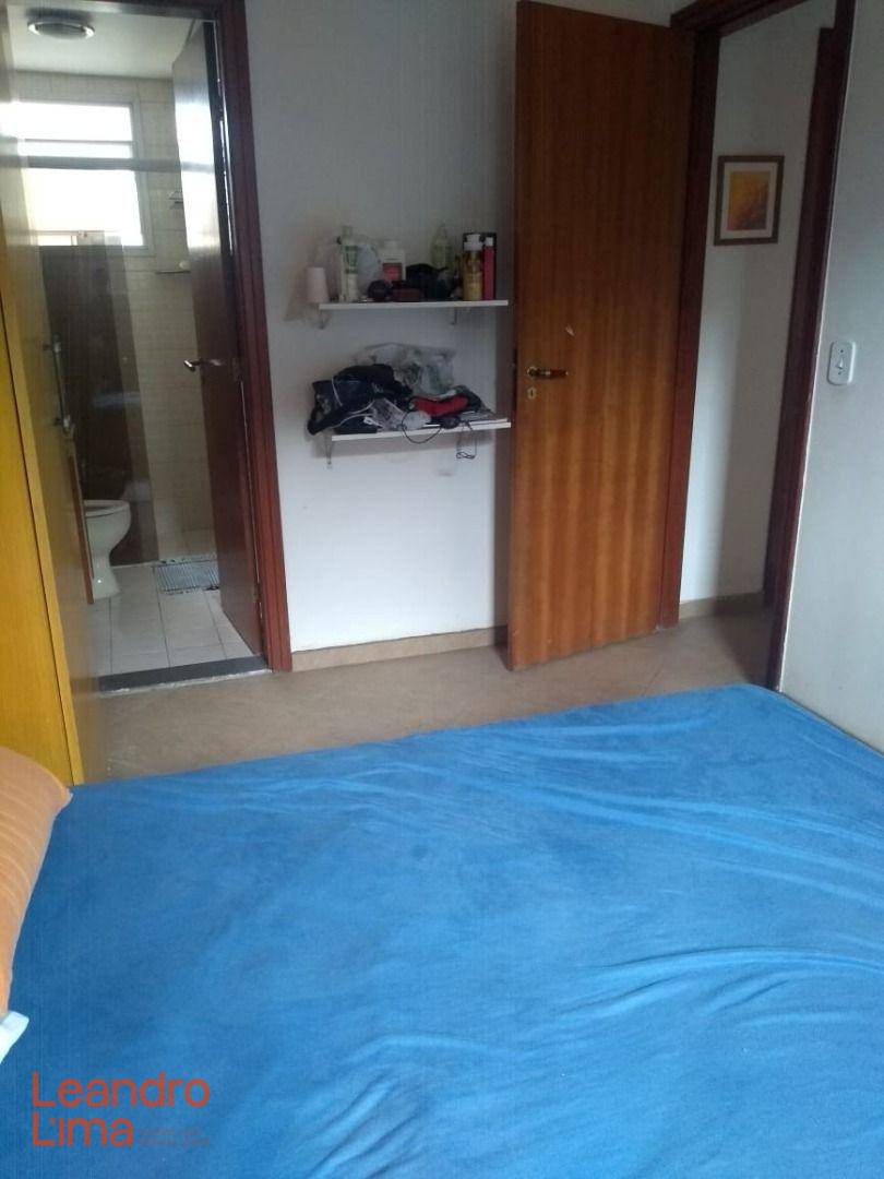 Apartamento para alugar com 3 quartos, 70m² - Foto 12