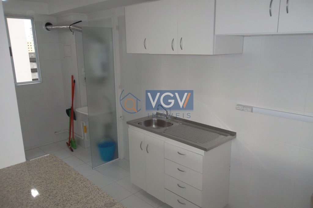 Apartamento à venda com 2 quartos, 70m² - Foto 7