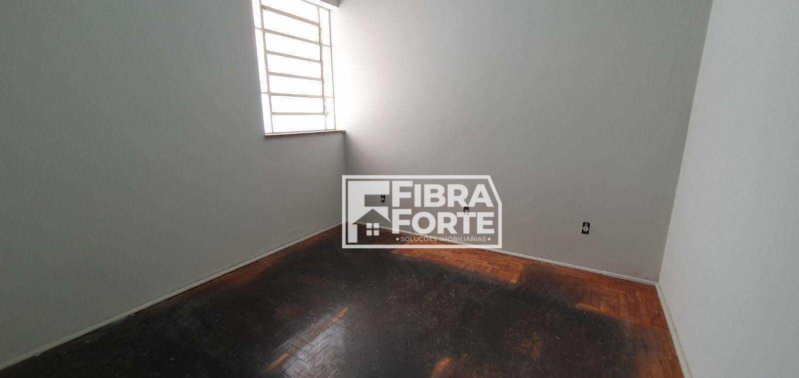 Casa para alugar com 5 quartos, 224m² - Foto 13