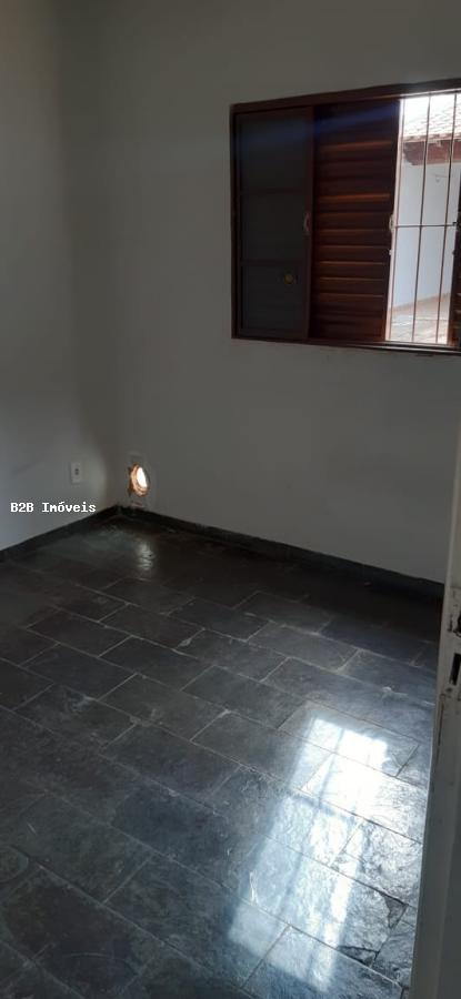 Casa à venda com 1 quarto, 170m² - Foto 13