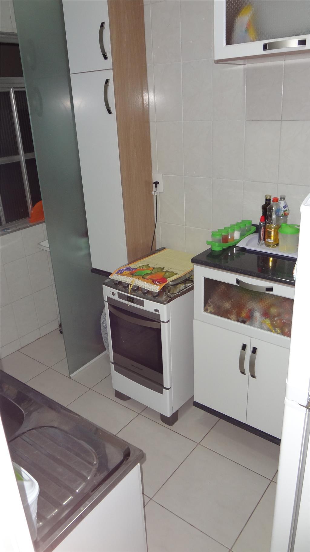 Apartamento à venda com 1 quarto, 45m² - Foto 2