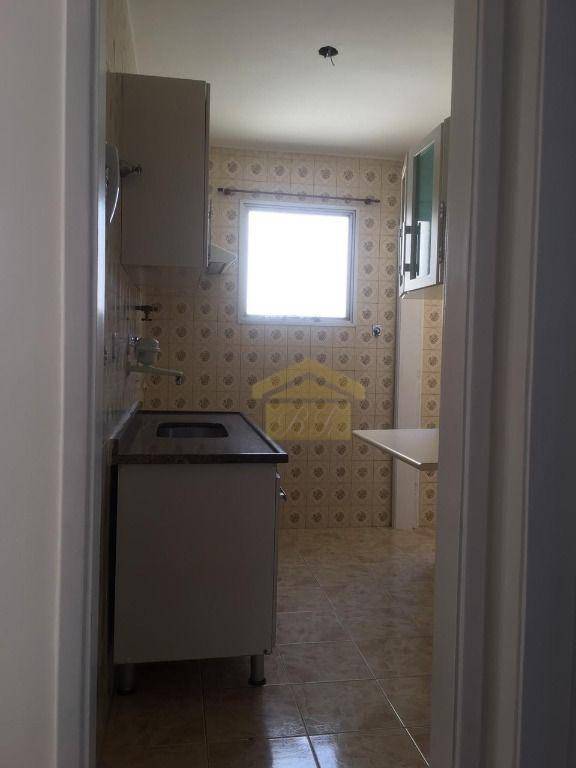 Apartamento à venda com 2 quartos, 46m² - Foto 4