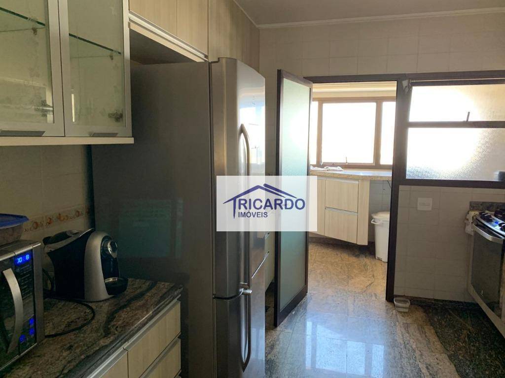 Apartamento à venda com 4 quartos, 220m² - Foto 13