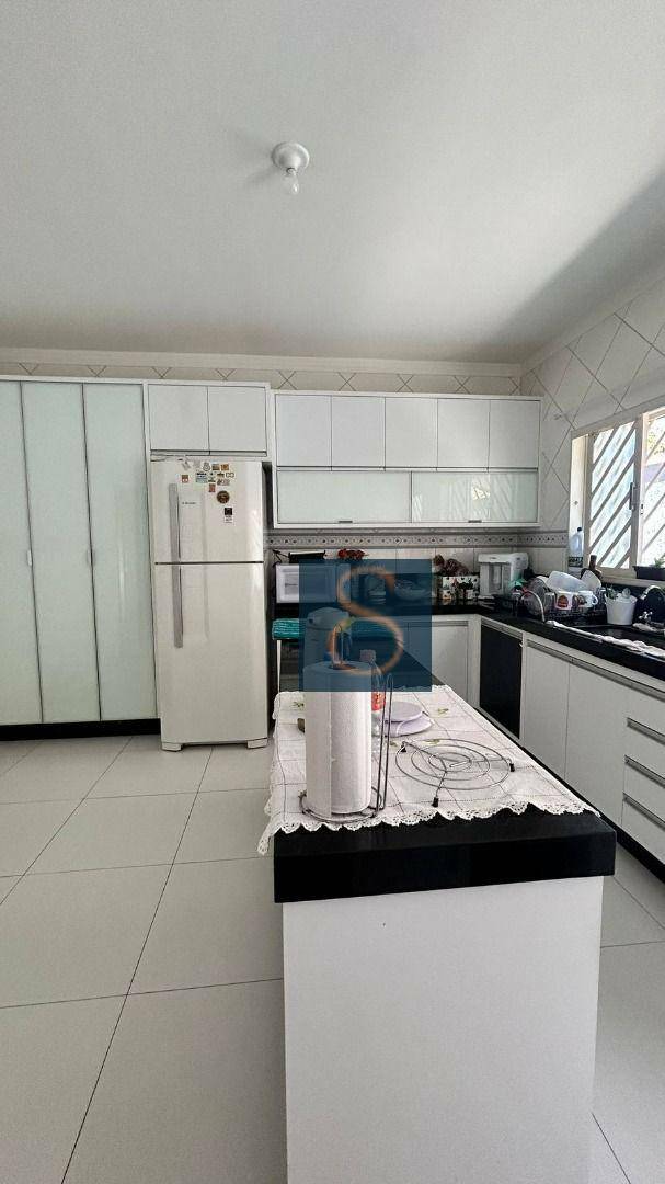 Casa à venda com 4 quartos, 275m² - Foto 3