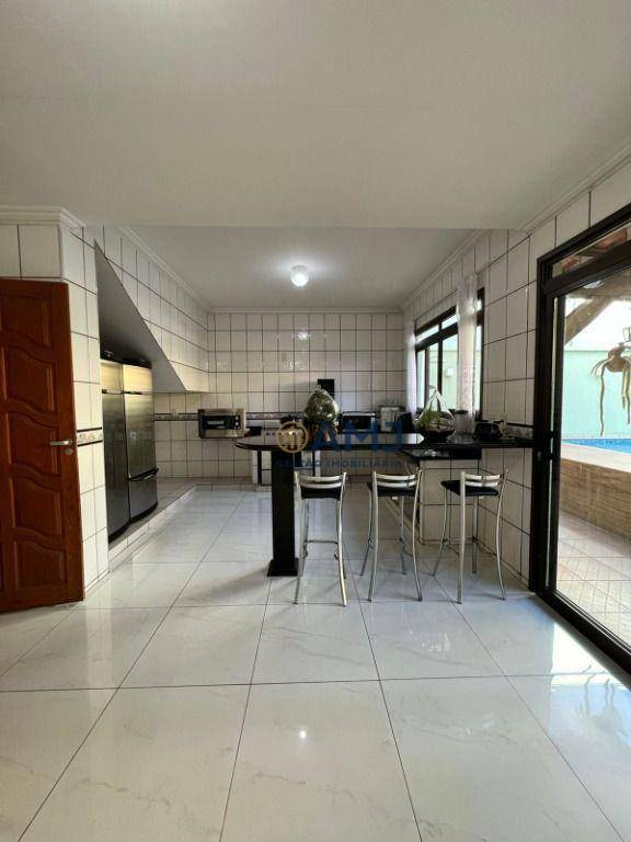 Sobrado à venda com 4 quartos, 330m² - Foto 13