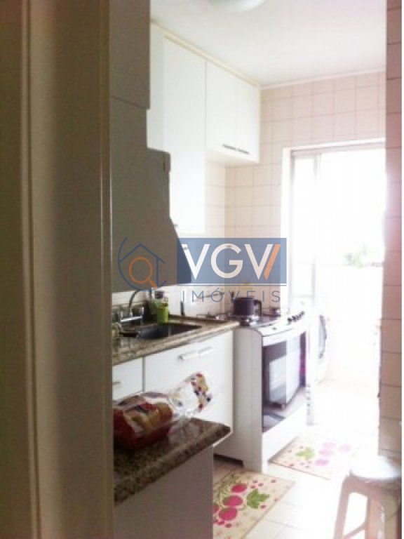 Apartamento à venda com 2 quartos, 70m² - Foto 13