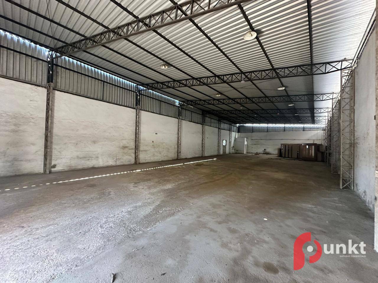 Depósito-Galpão-Armazém para alugar, 550m² - Foto 2