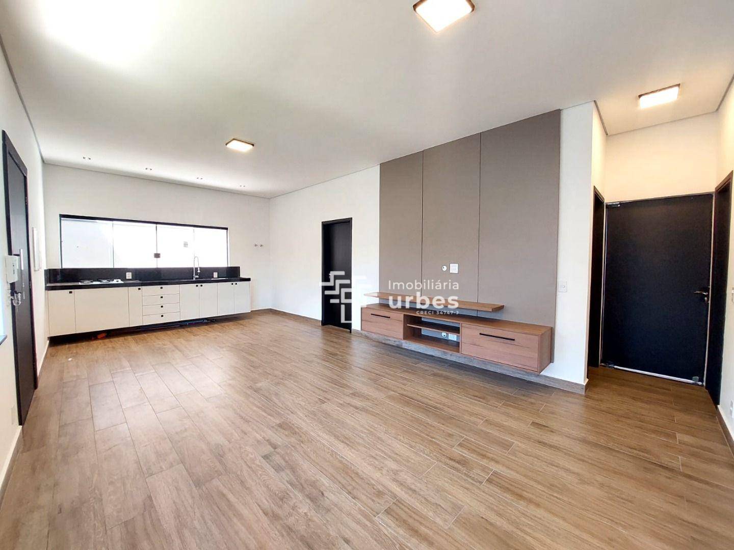 Casa para alugar com 3 quartos, 107m² - Foto 1