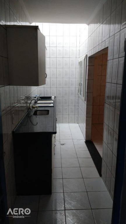 Casa à venda com 2 quartos, 130m² - Foto 17