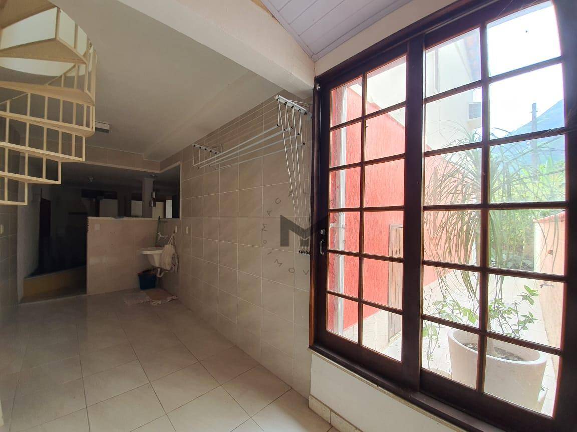 Casa à venda com 4 quartos, 120m² - Foto 10