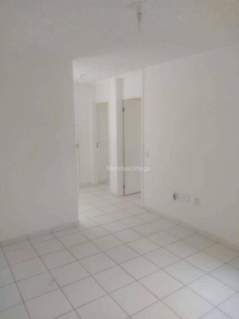 Apartamento para alugar com 2 quartos, 49m² - Foto 4