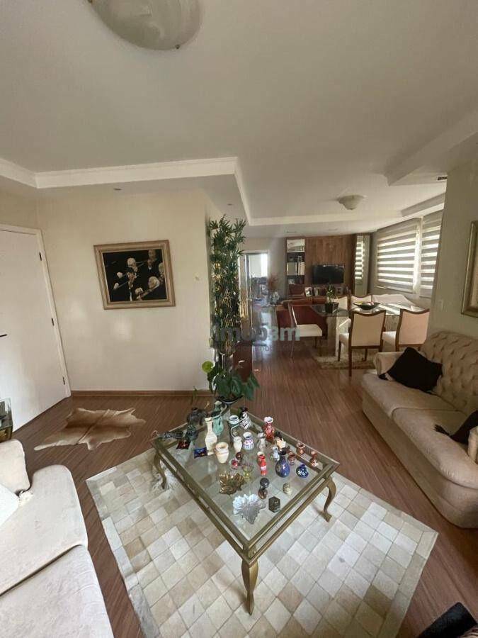 Apartamento à venda com 3 quartos, 124m² - Foto 4