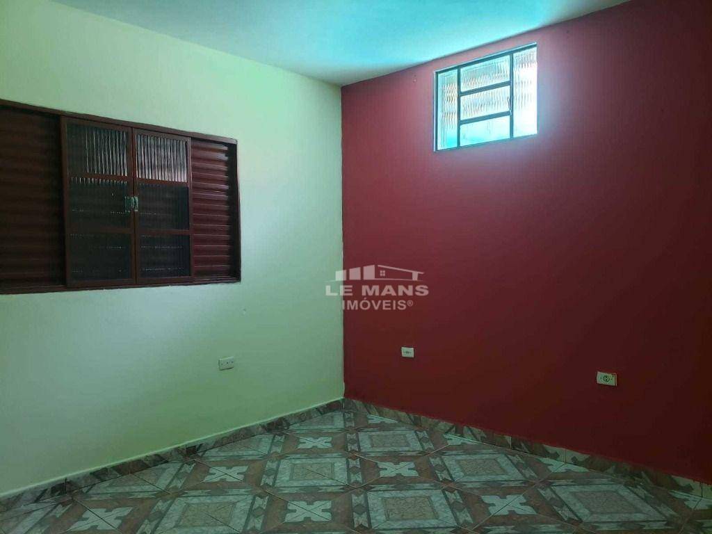 Casa à venda com 2 quartos, 67m² - Foto 4