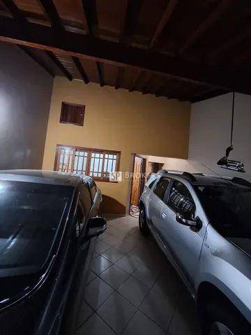 Casa à venda com 2 quartos, 105m² - Foto 2