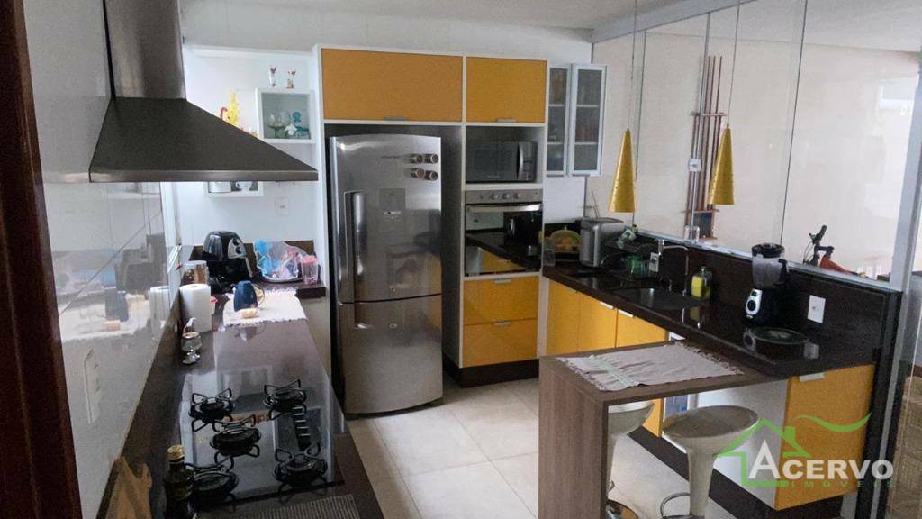 Casa de Condomínio à venda com 3 quartos, 216m² - Foto 15