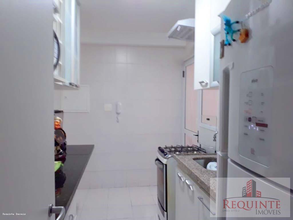 Apartamento à venda com 3 quartos, 89m² - Foto 2