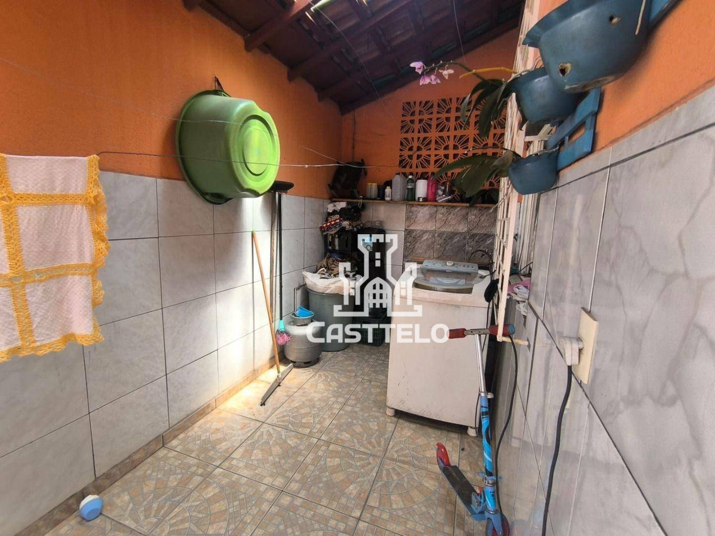 Casa à venda com 6 quartos, 250m² - Foto 6