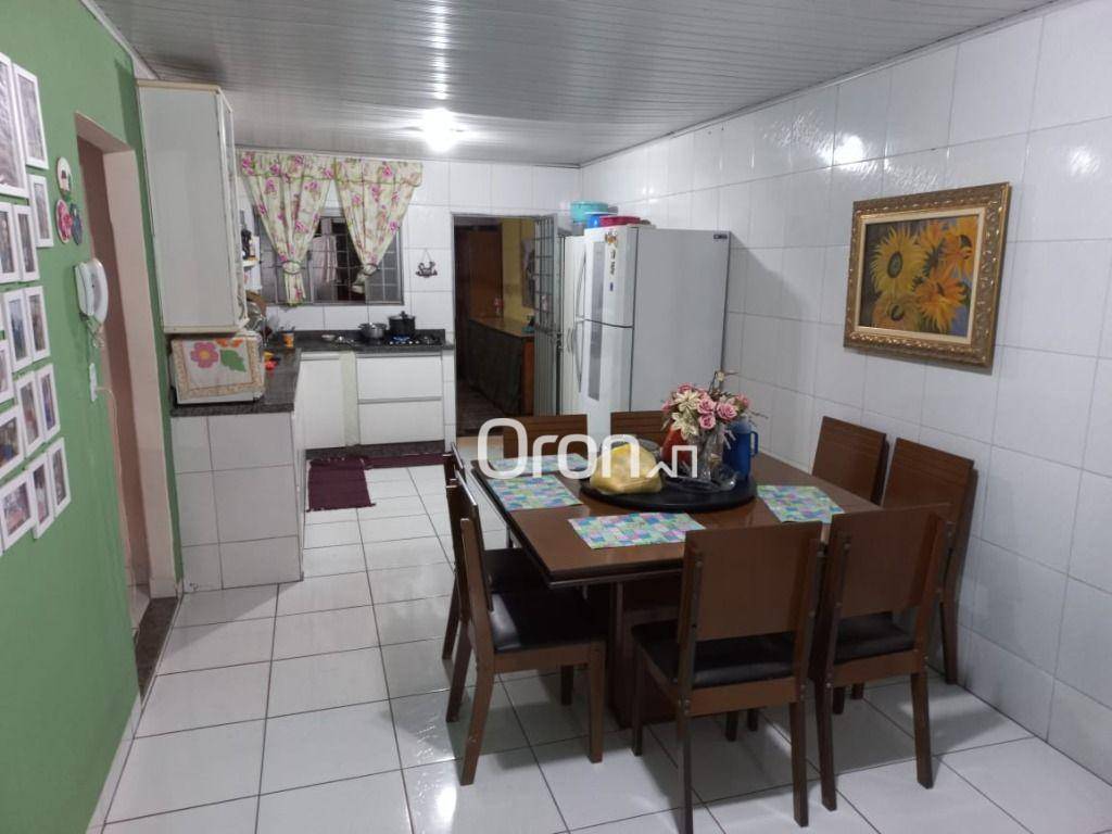 Casa à venda com 3 quartos, 250m² - Foto 5