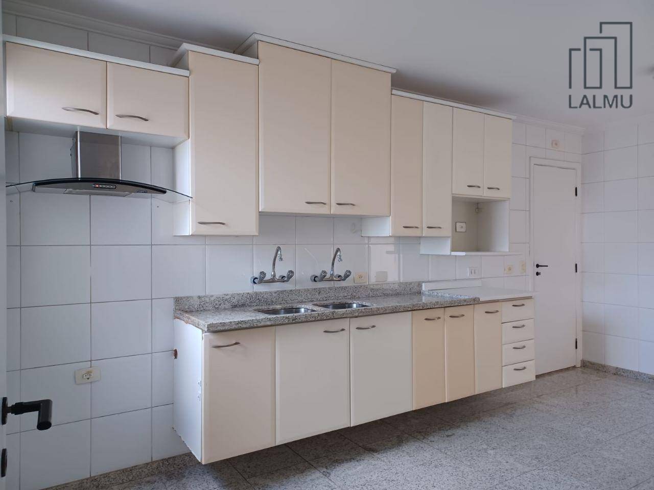 Apartamento para alugar com 3 quartos, 126m² - Foto 5