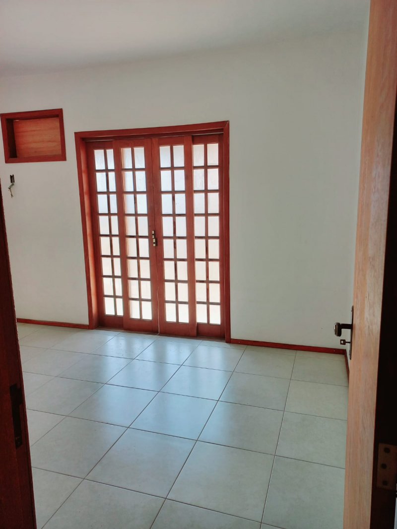 Casa à venda com 2 quartos, 68m² - Foto 7