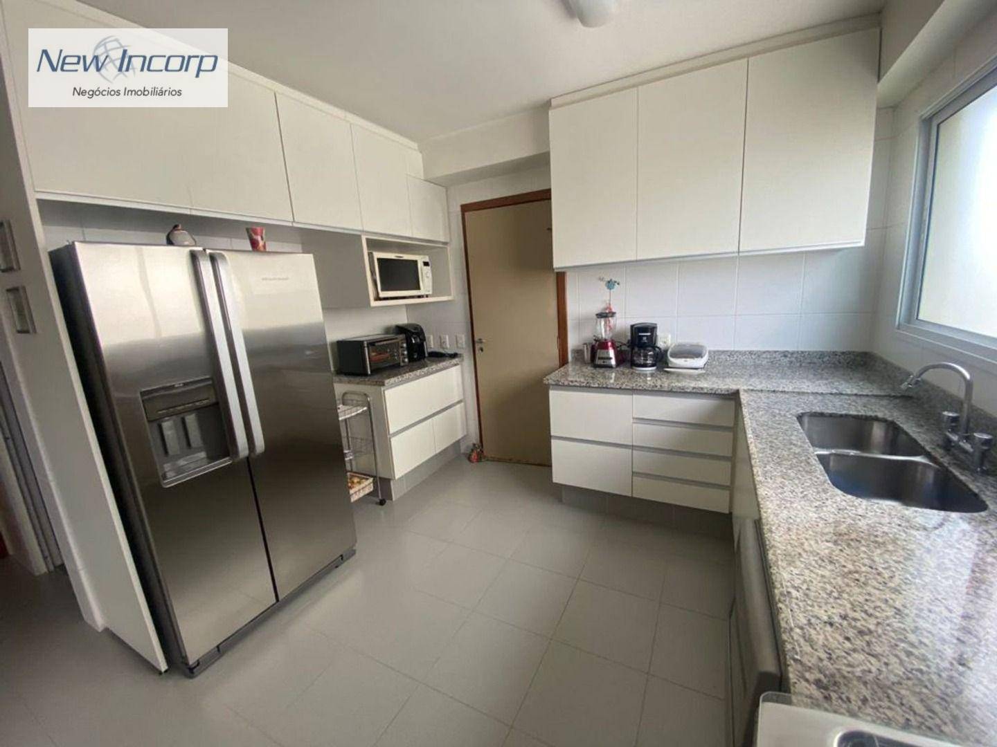 Apartamento à venda com 4 quartos, 202m² - Foto 20