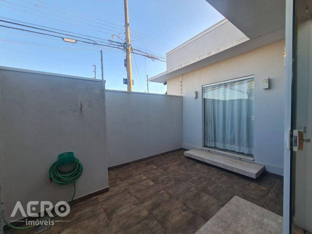 Casa à venda com 3 quartos, 230m² - Foto 7