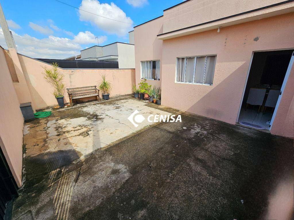 Casa à venda com 2 quartos, 68m² - Foto 9