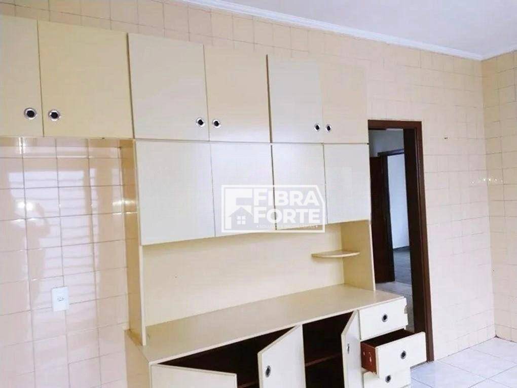 Casa à venda com 3 quartos, 170m² - Foto 8