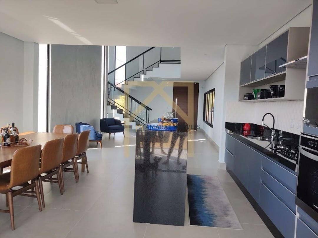 Casa à venda com 4 quartos, 258m² - Foto 10