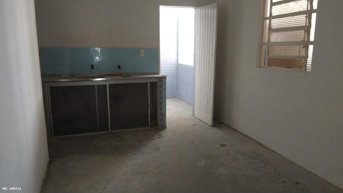 Prédio Inteiro para alugar com 3 quartos, 150m² - Foto 2