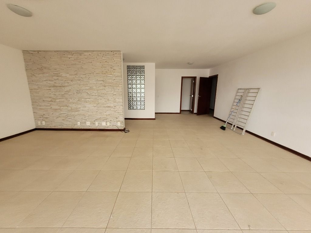 Apartamento à venda com 4 quartos, 160m² - Foto 2