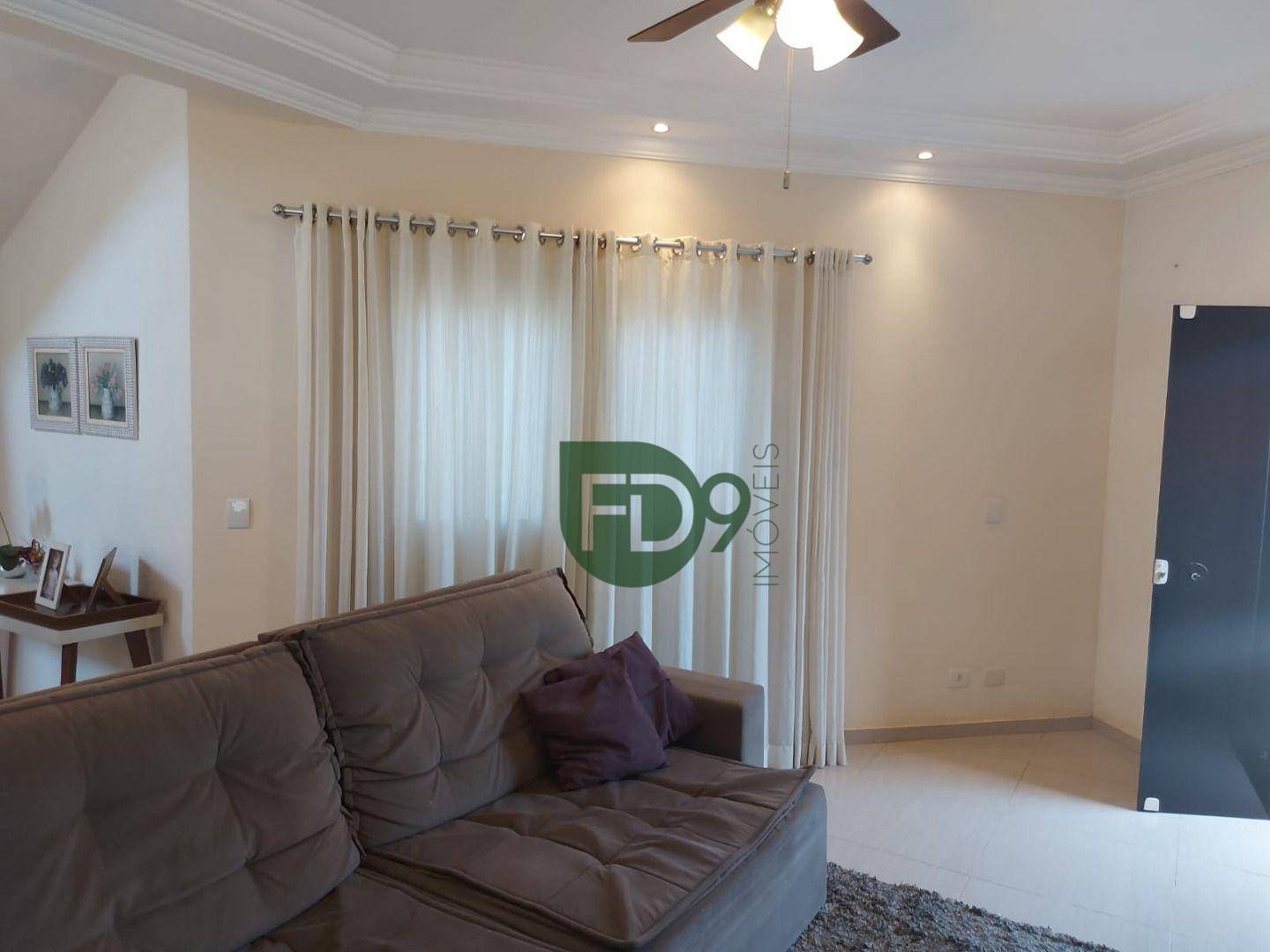 Casa à venda com 3 quartos, 240m² - Foto 11