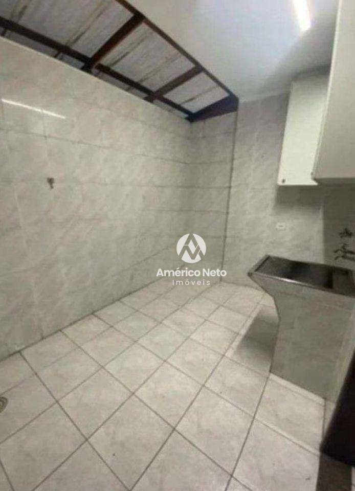 Sobrado para alugar com 2 quartos, 180m² - Foto 6