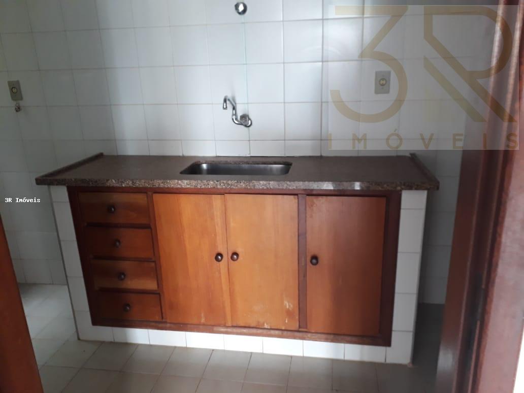 Apartamento à venda com 2 quartos, 72m² - Foto 4