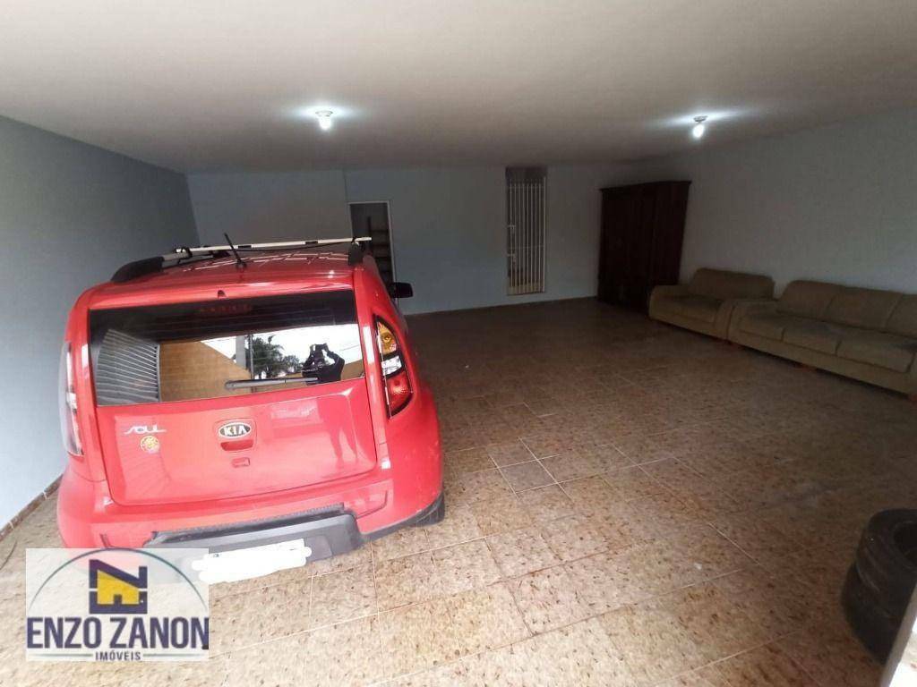 Casa à venda com 3 quartos, 300m² - Foto 17