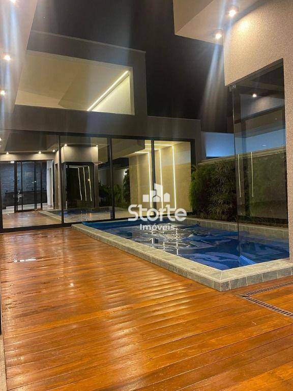 Casa de Condomínio à venda com 3 quartos, 236m² - Foto 1