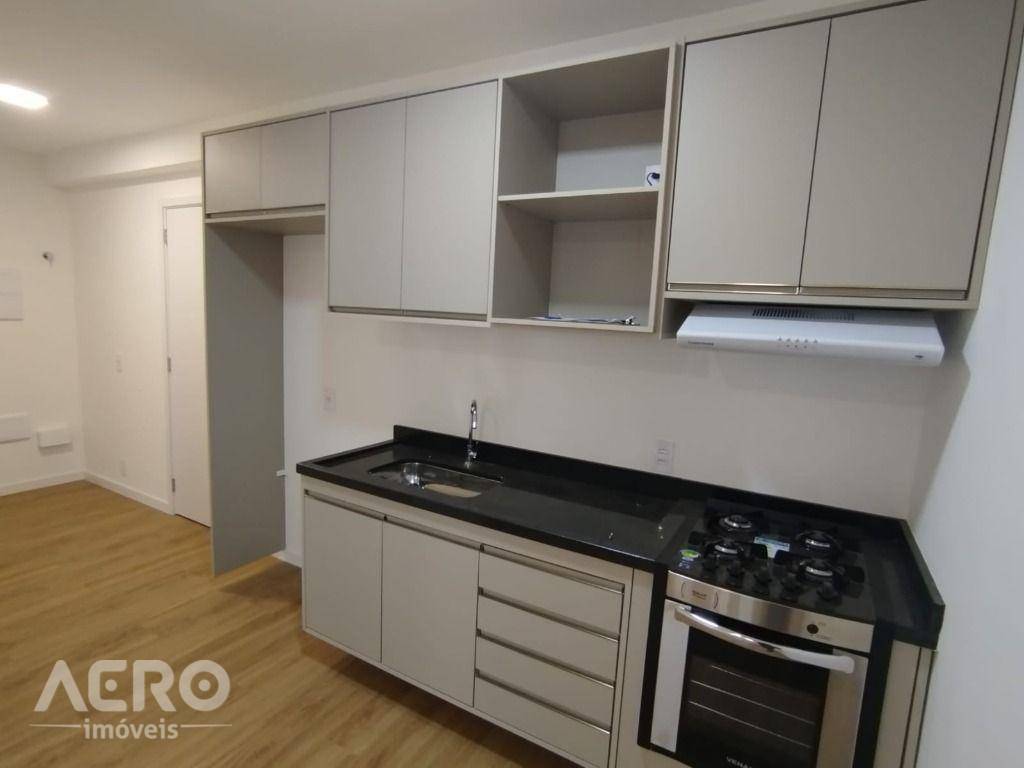 Apartamento para alugar com 2 quartos, 86m² - Foto 6