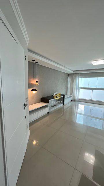 Apartamento à venda com 3 quartos, 122m² - Foto 2