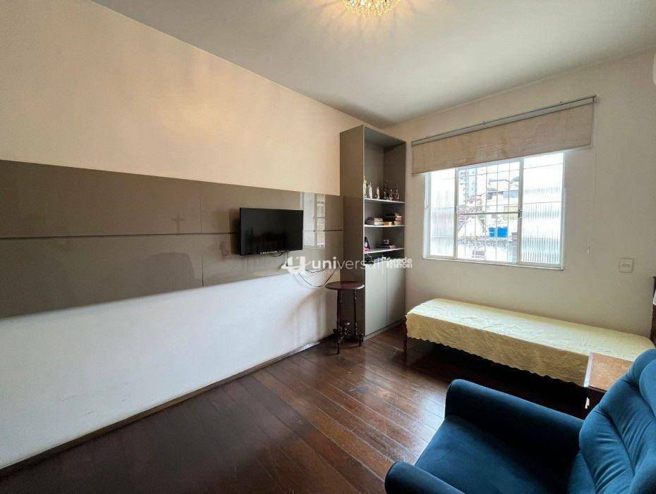 Casa para alugar com 5 quartos, 300m² - Foto 11