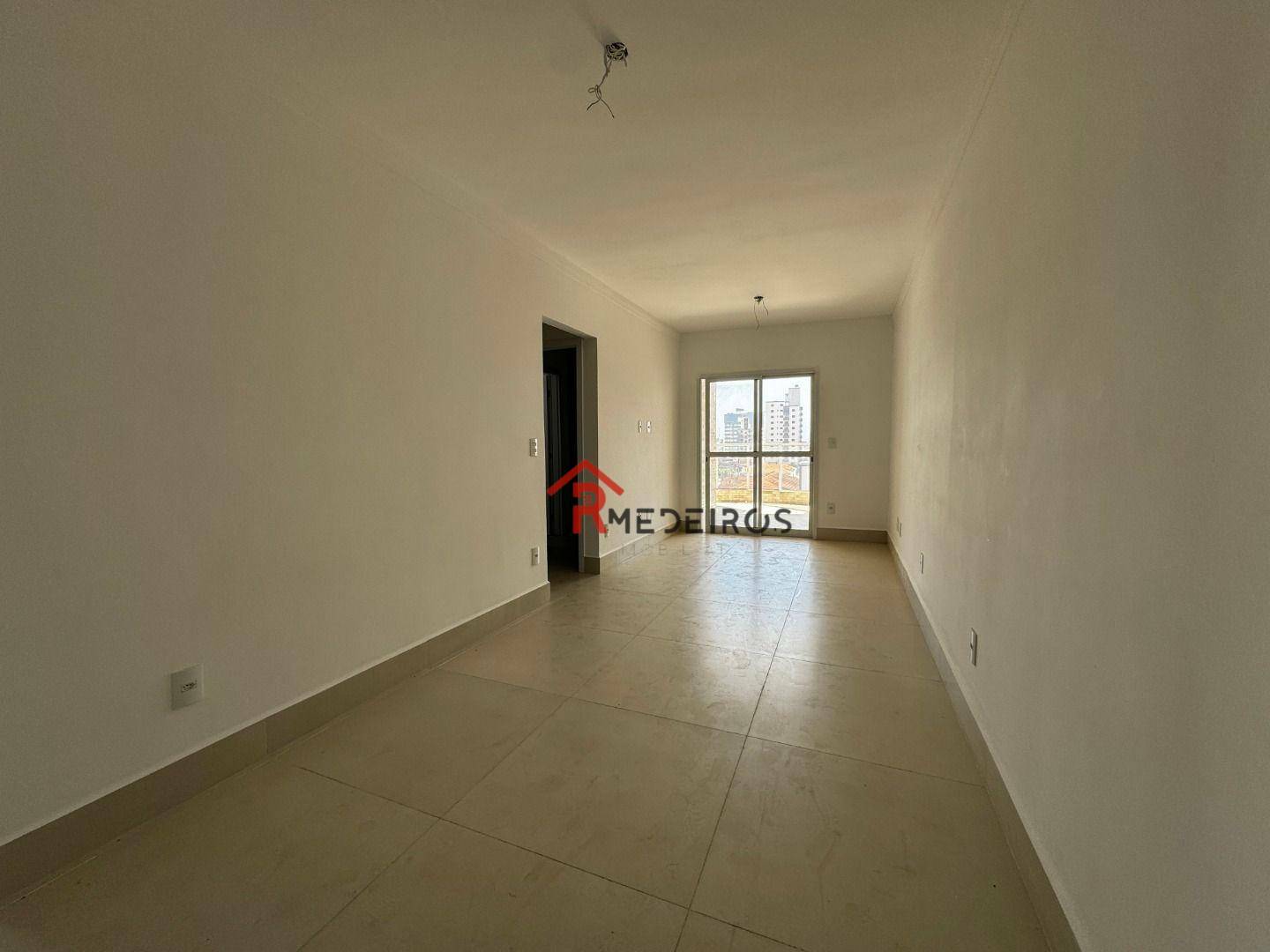 Apartamento à venda com 2 quartos, 95m² - Foto 1